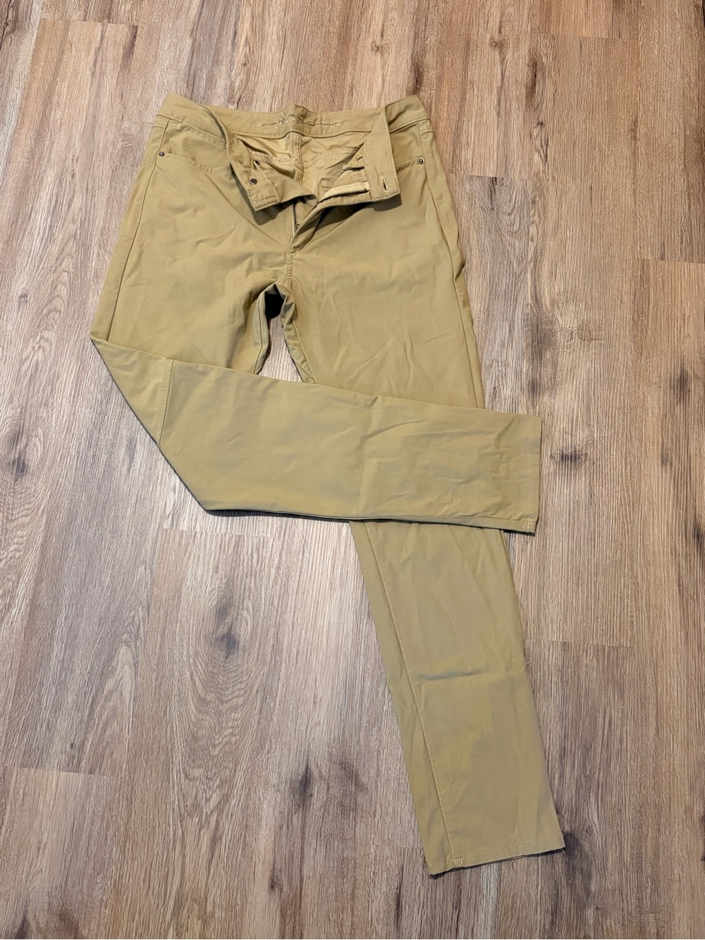 American Eagle Outfitters Men's Chino Pants in Khaki